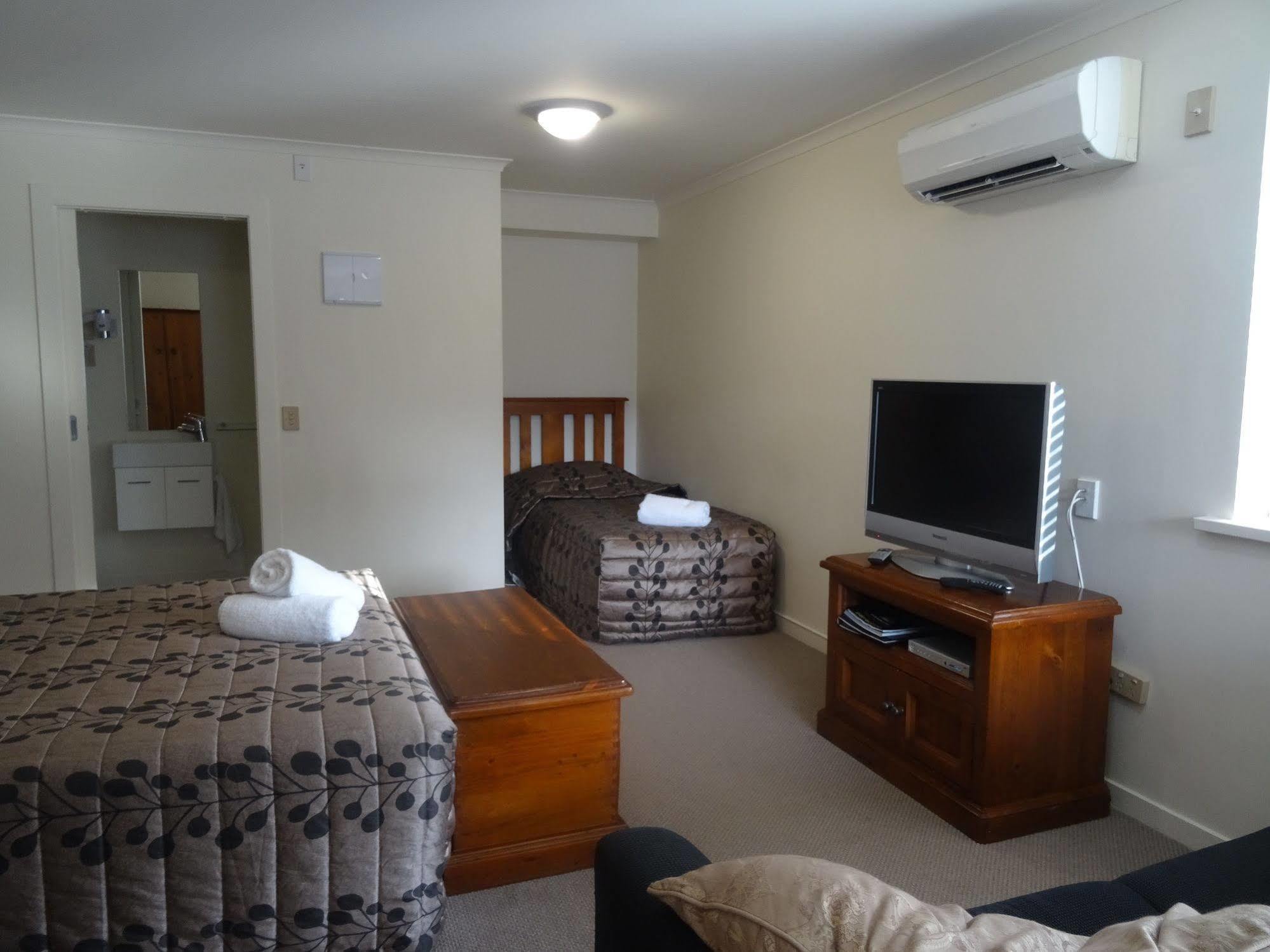 Sahara Motels Dunedin Eksteriør bilde
